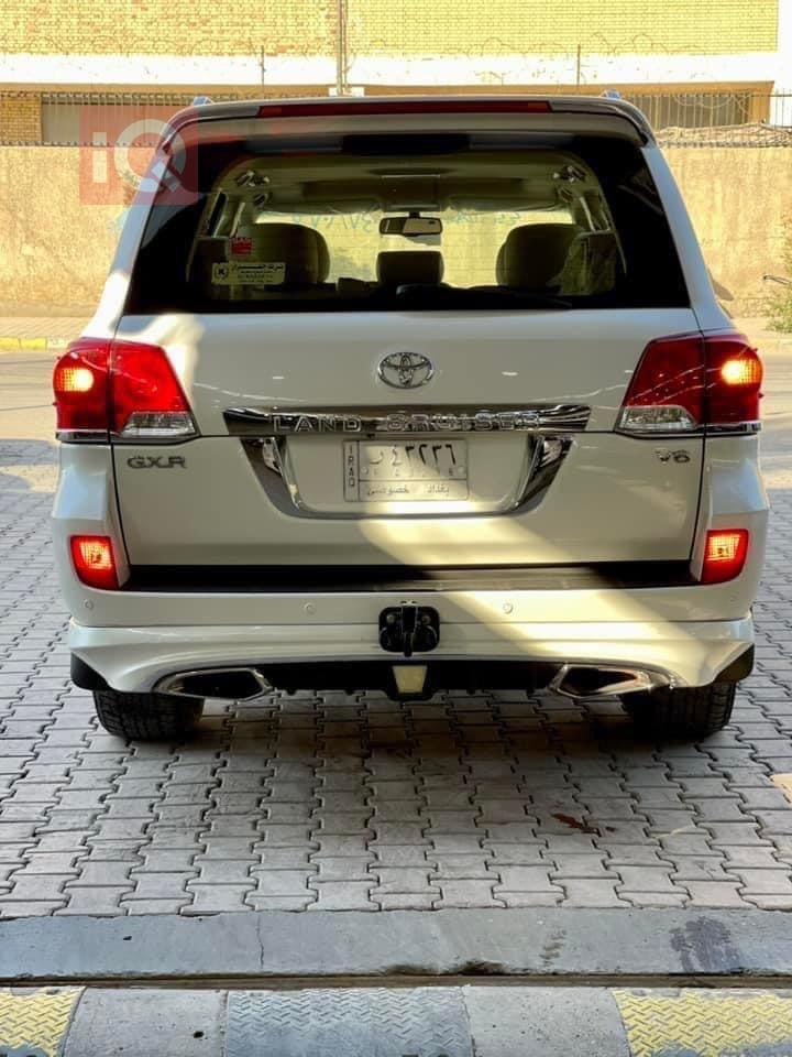 تۆیۆتا لاند کروزەر